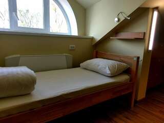 Хостелы DREAM Hostel Poltava Полтава Кровать в общем номере смешанного типа на 7 гостей-5