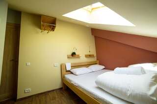 Хостелы DREAM Hostel Poltava Полтава Двухместный номер с 1 кроватью и общей ванной комнатой-2